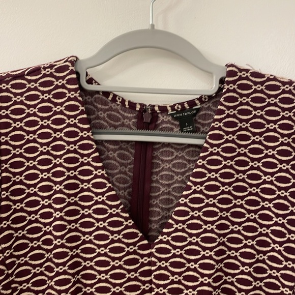 Ann Taylor flutter cap / no sleeve top - Picture 6 of 9